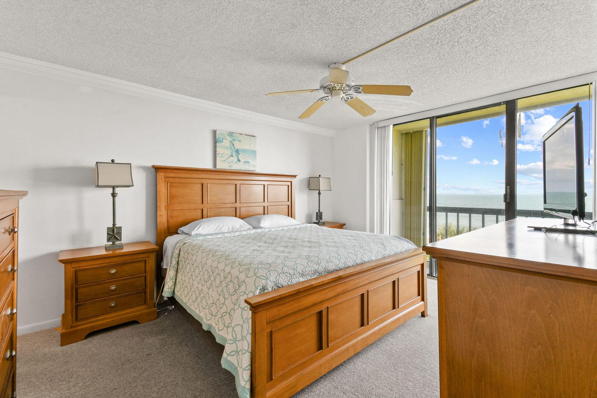 ISLAND CREST CONDOMINIUM - Residential