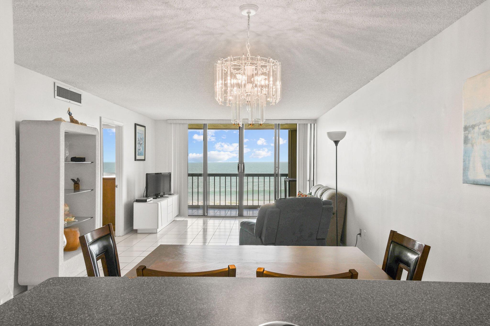 ISLAND CREST CONDOMINIUM - Residential