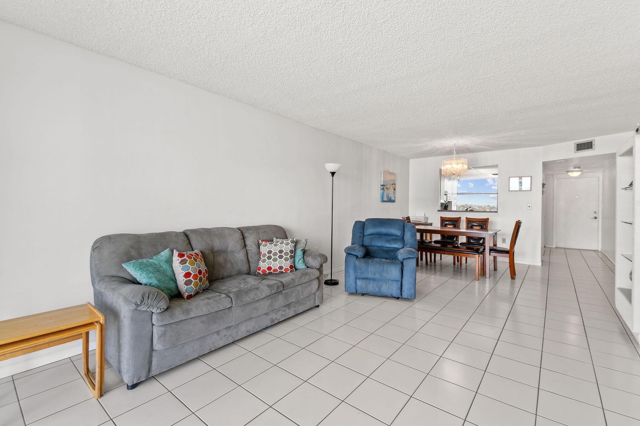 ISLAND CREST CONDOMINIUM - Residential