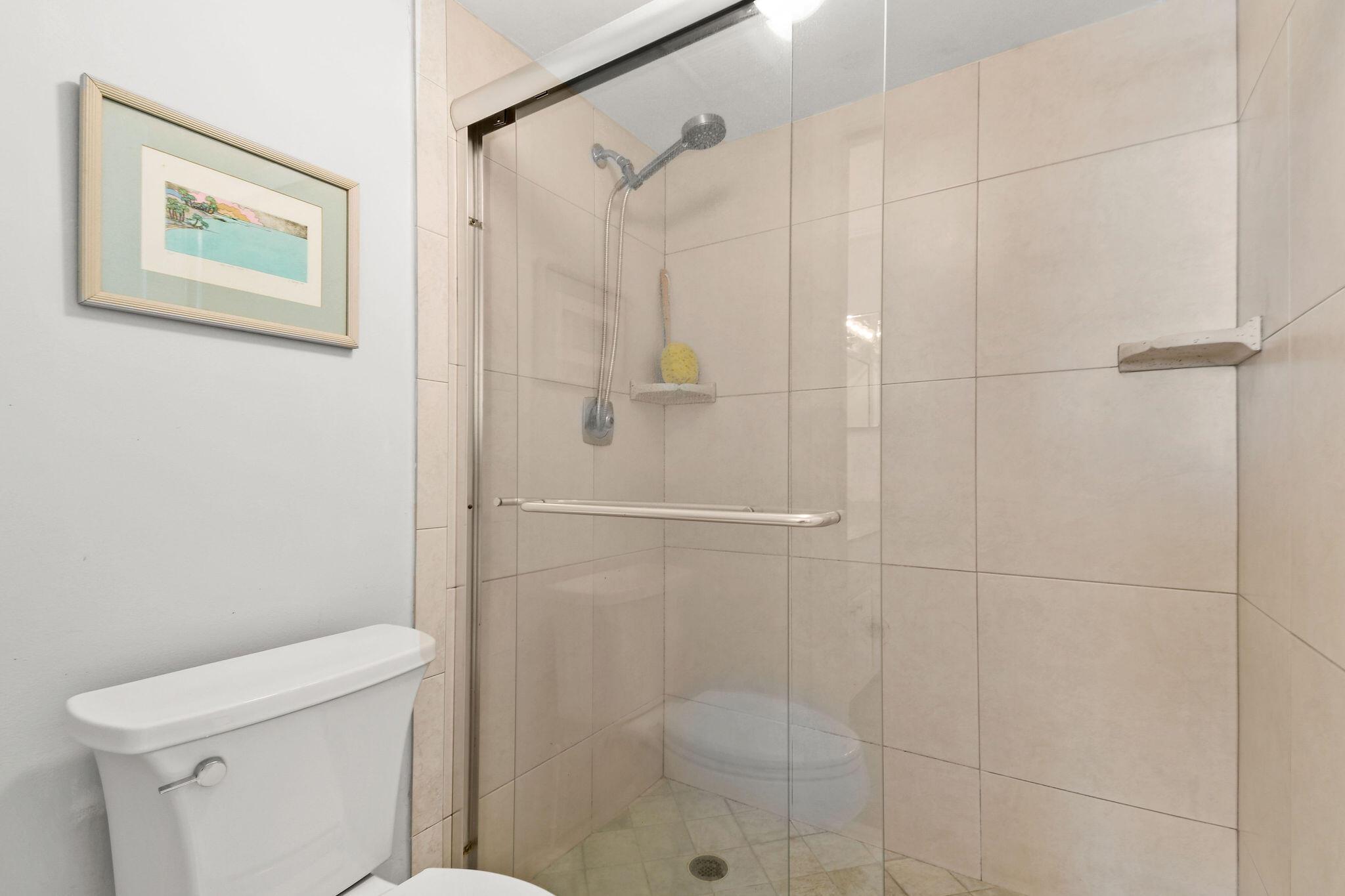 ISLAND CREST CONDOMINIUM - Residential