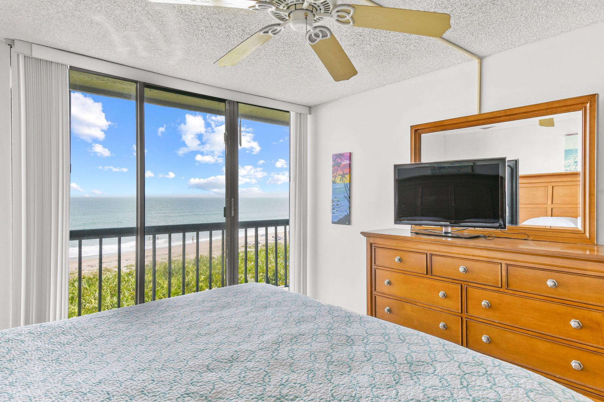 ISLAND CREST CONDOMINIUM - Residential
