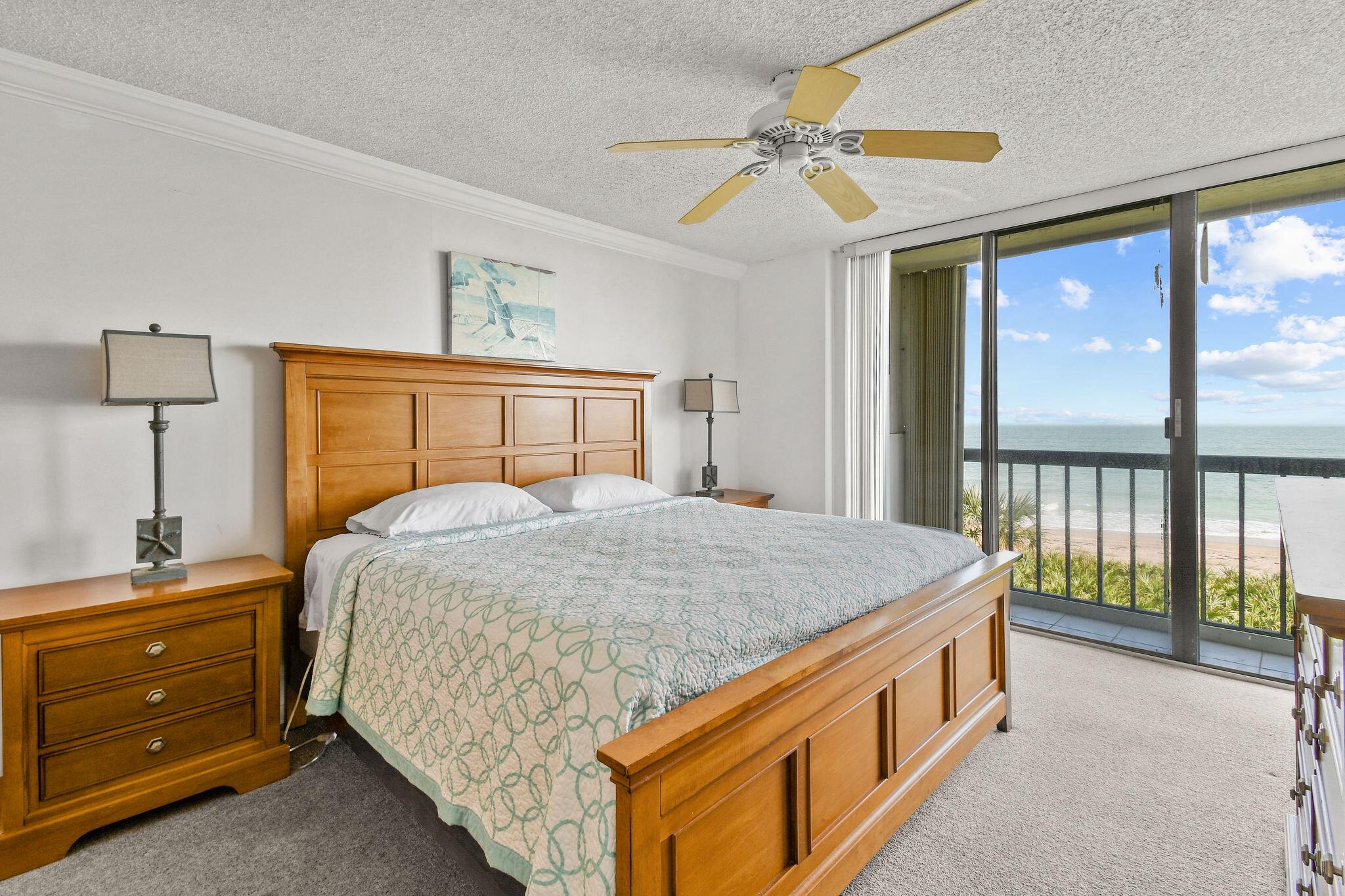ISLAND CREST CONDOMINIUM - Residential