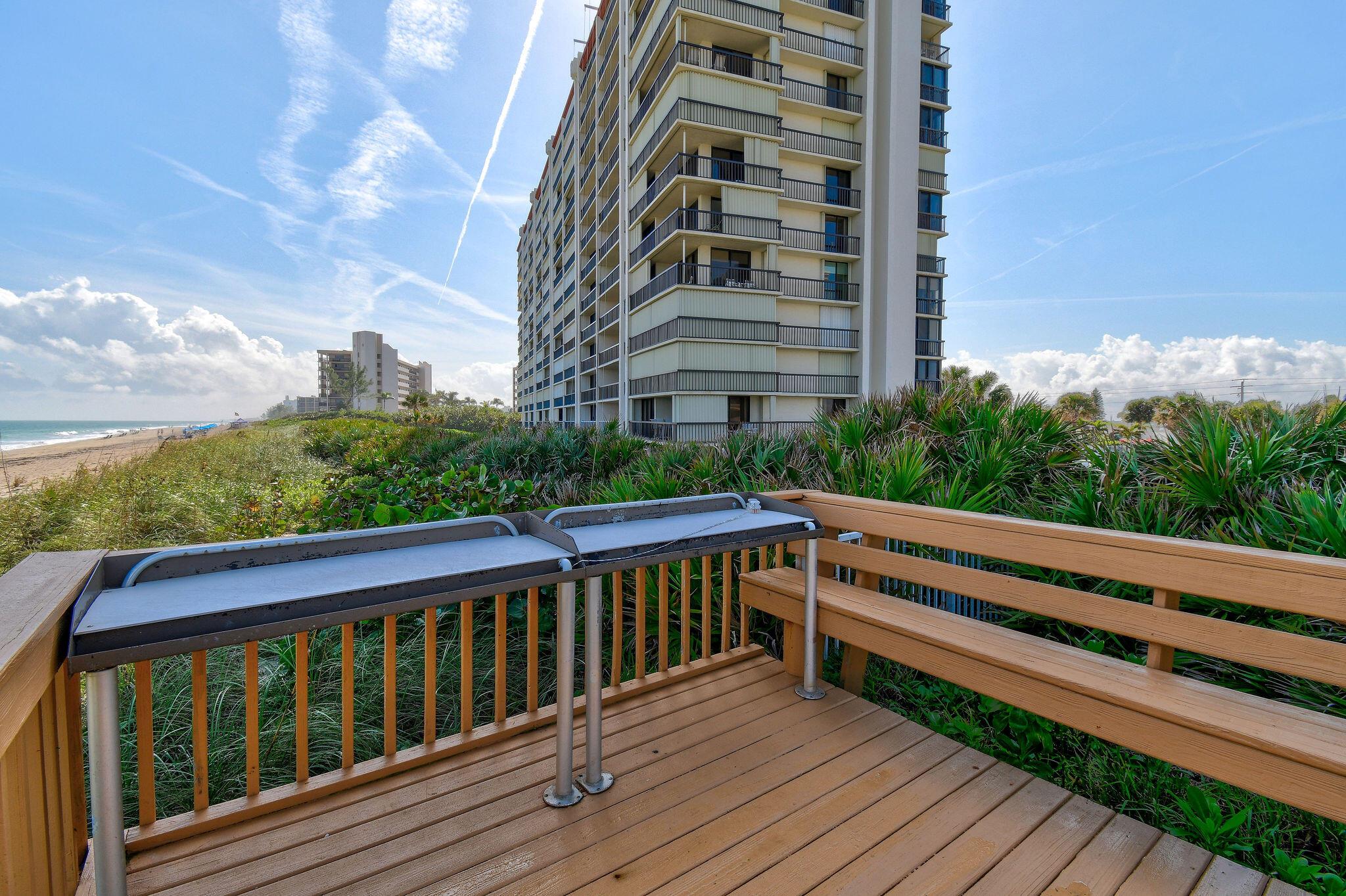 ISLAND CREST CONDOMINIUM - Residential