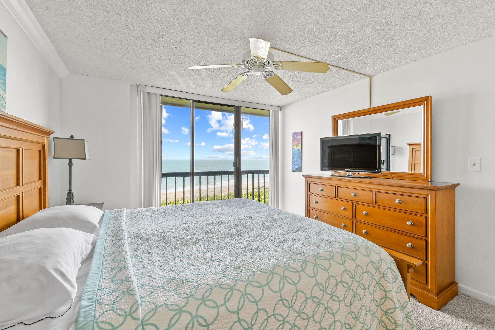 ISLAND CREST CONDOMINIUM - Residential