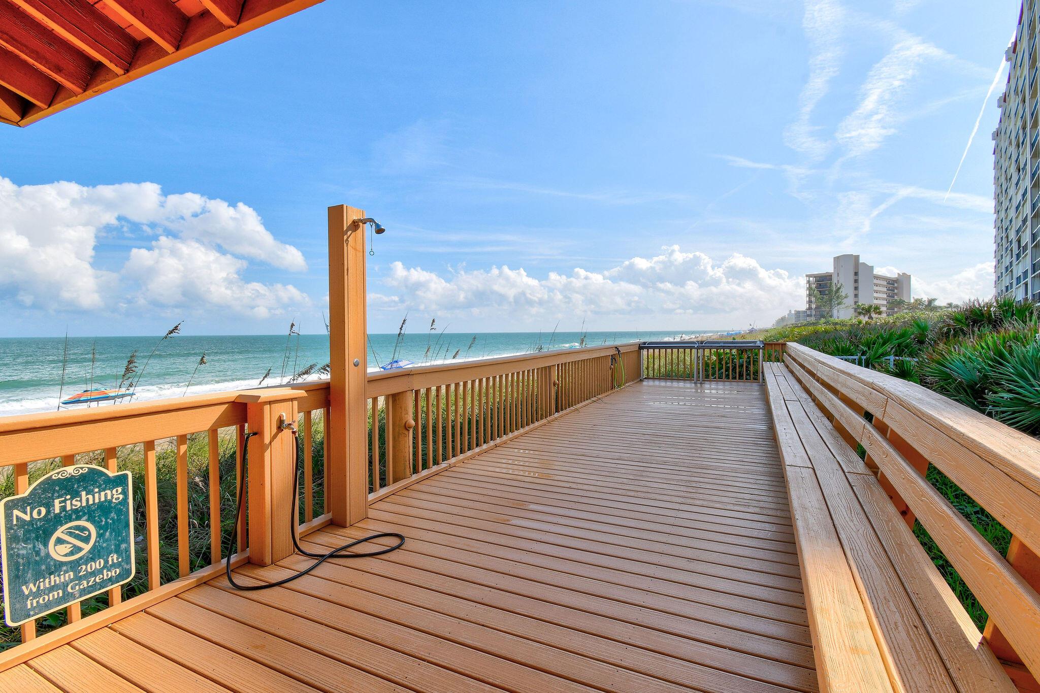 ISLAND CREST CONDOMINIUM - Residential