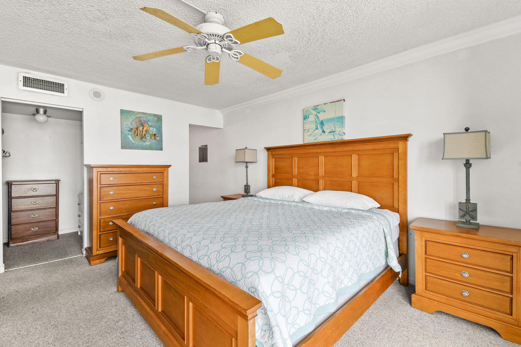 ISLAND CREST CONDOMINIUM - Residential