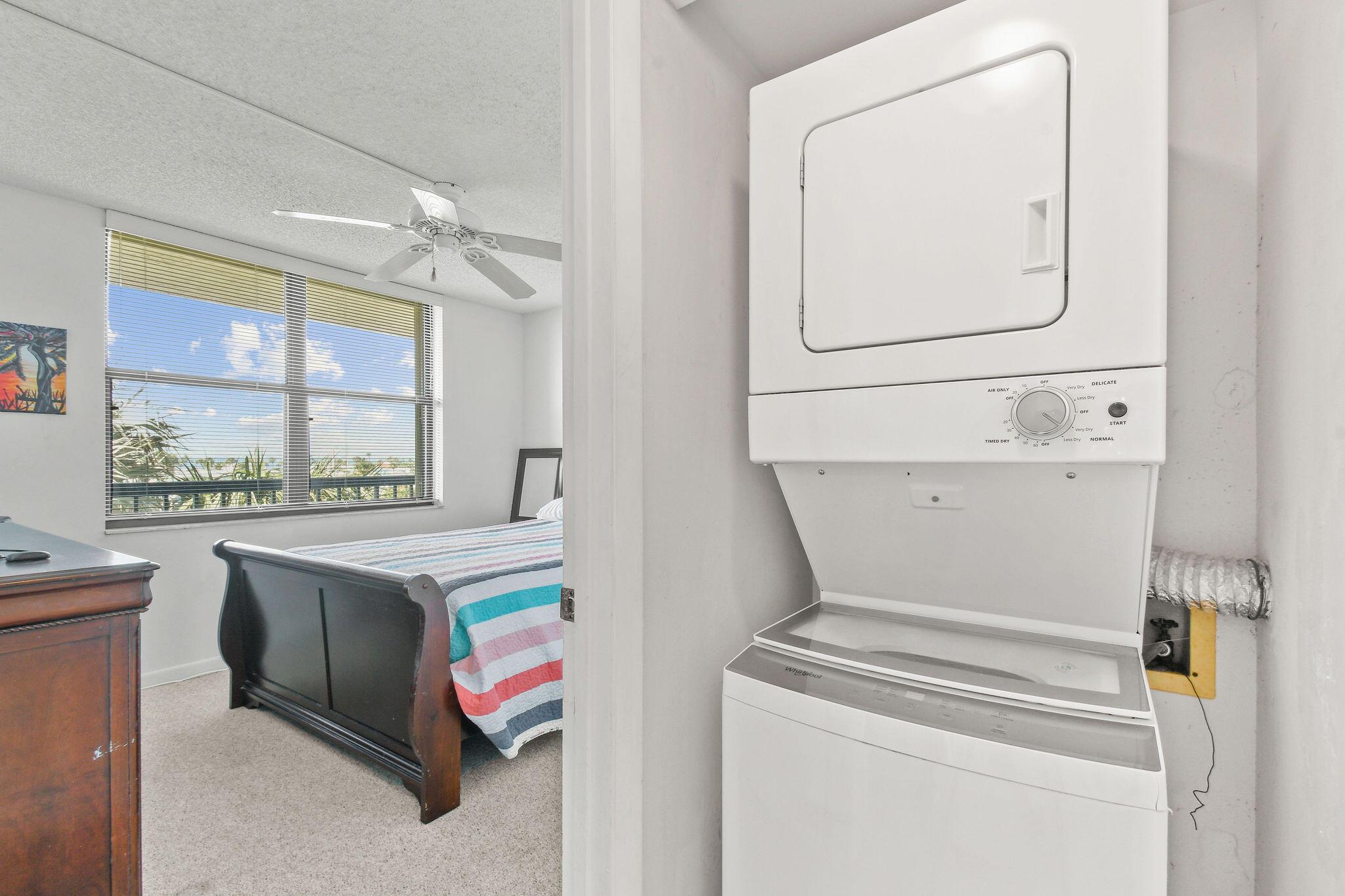 ISLAND CREST CONDOMINIUM - Residential