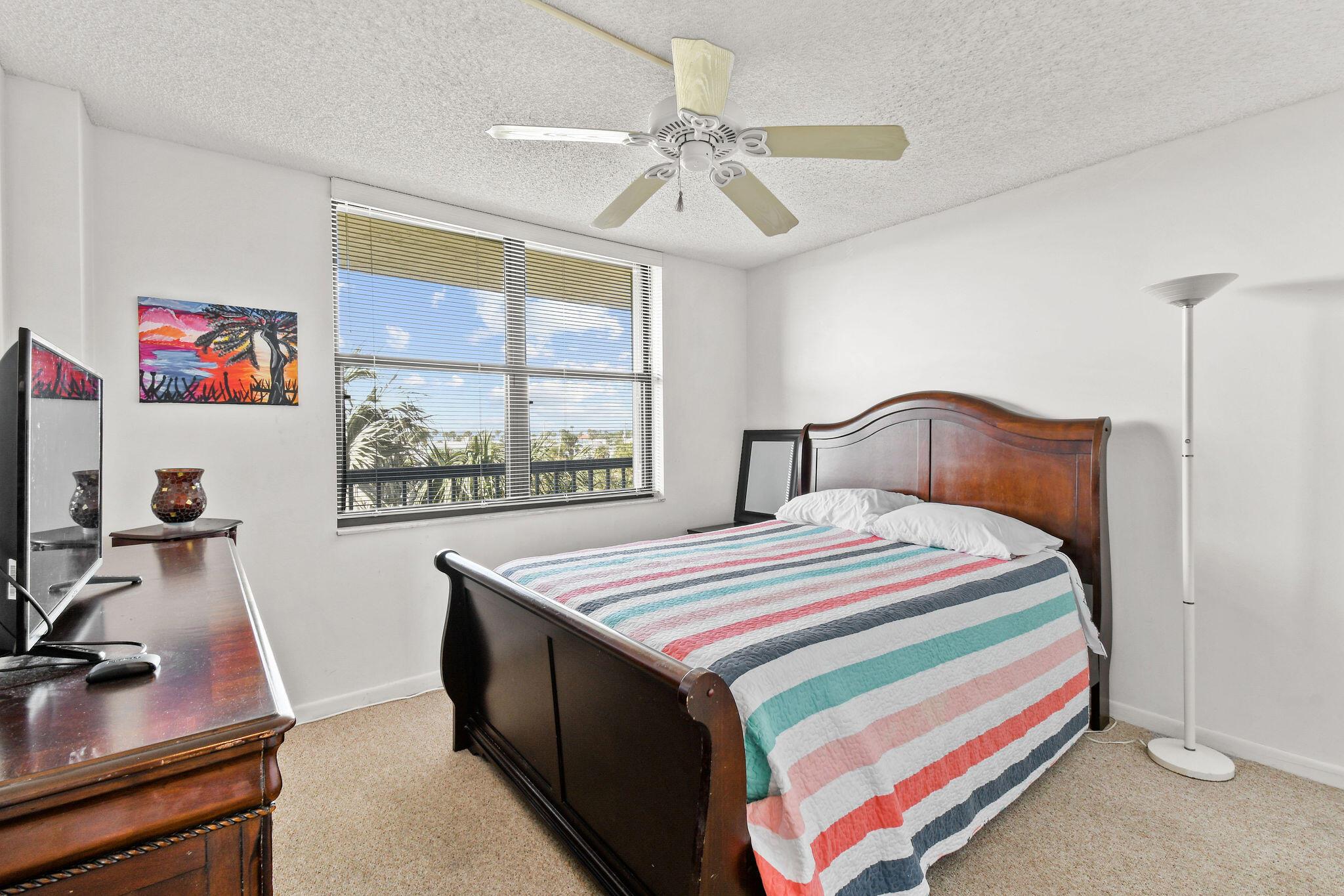 ISLAND CREST CONDOMINIUM - Residential