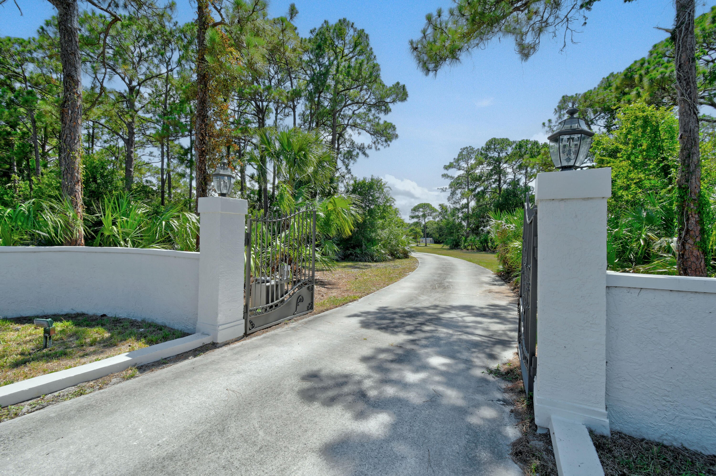 425 N Ffa Rd, Fort Pierce, FL, 34945, USA, 4 Bedrooms Bedrooms, ,3 BathroomsBathrooms,Residential,Active,425 N Ffa Rd,B26040814