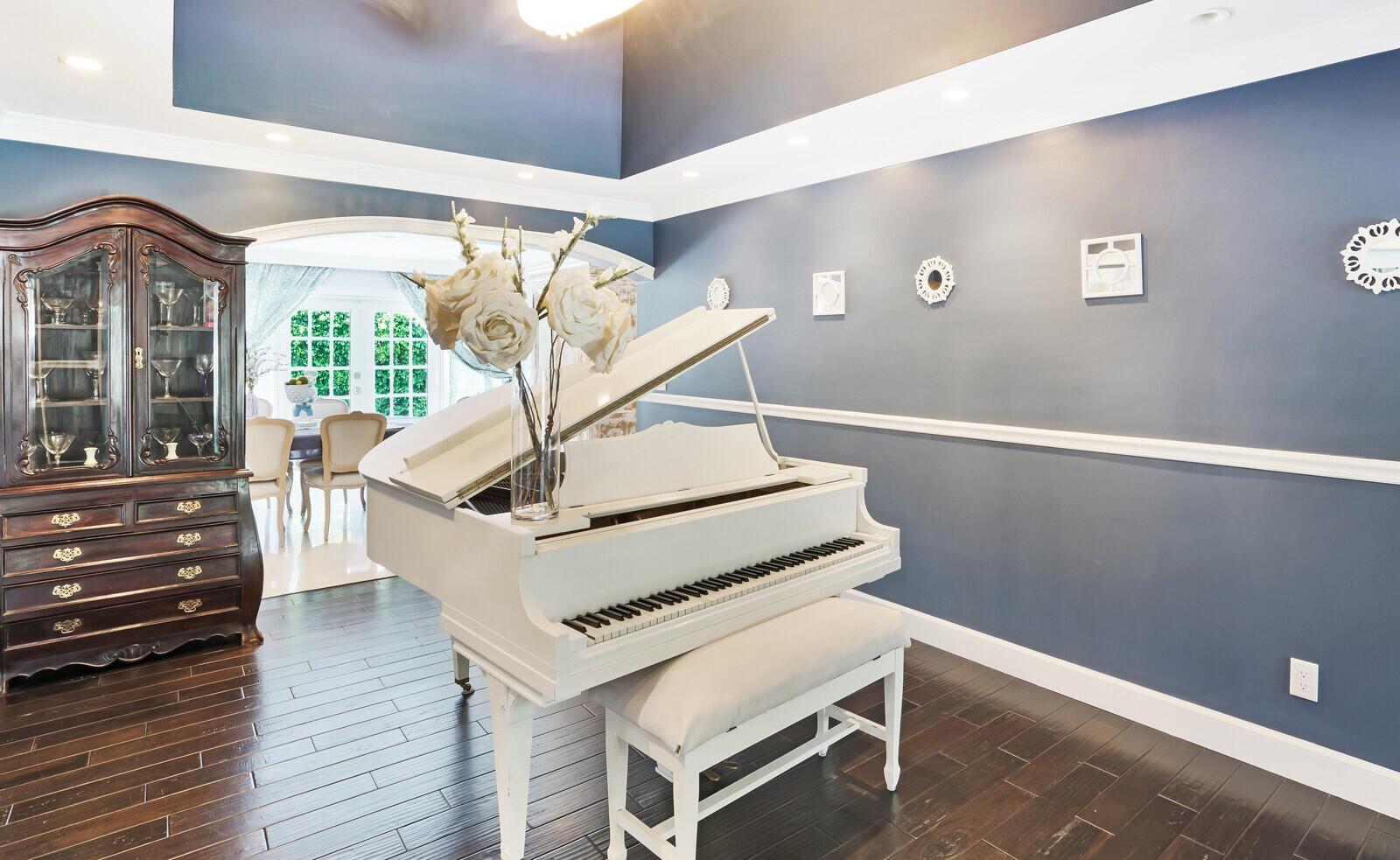 OCEAN RIDGE - Residential Lease