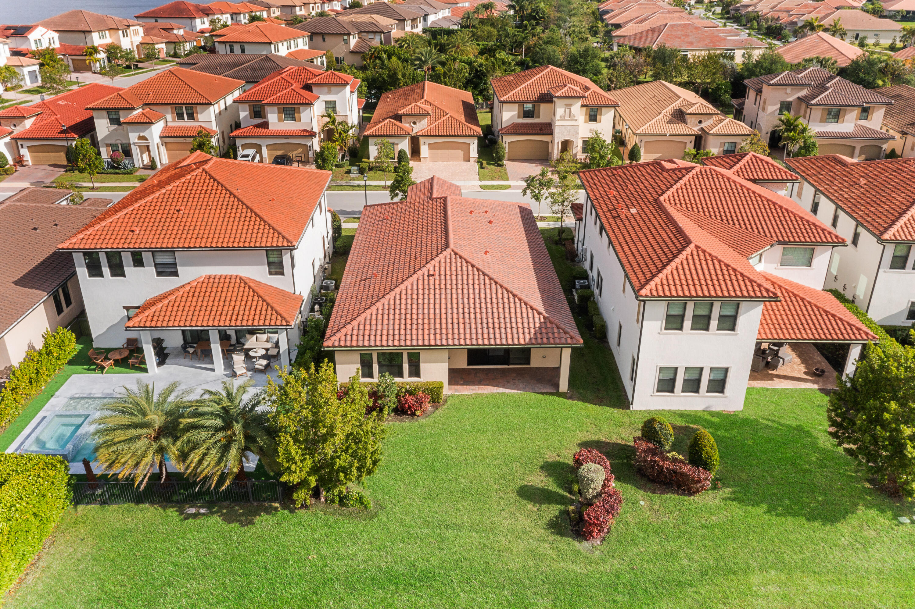 PARKLAND BAY - Residential