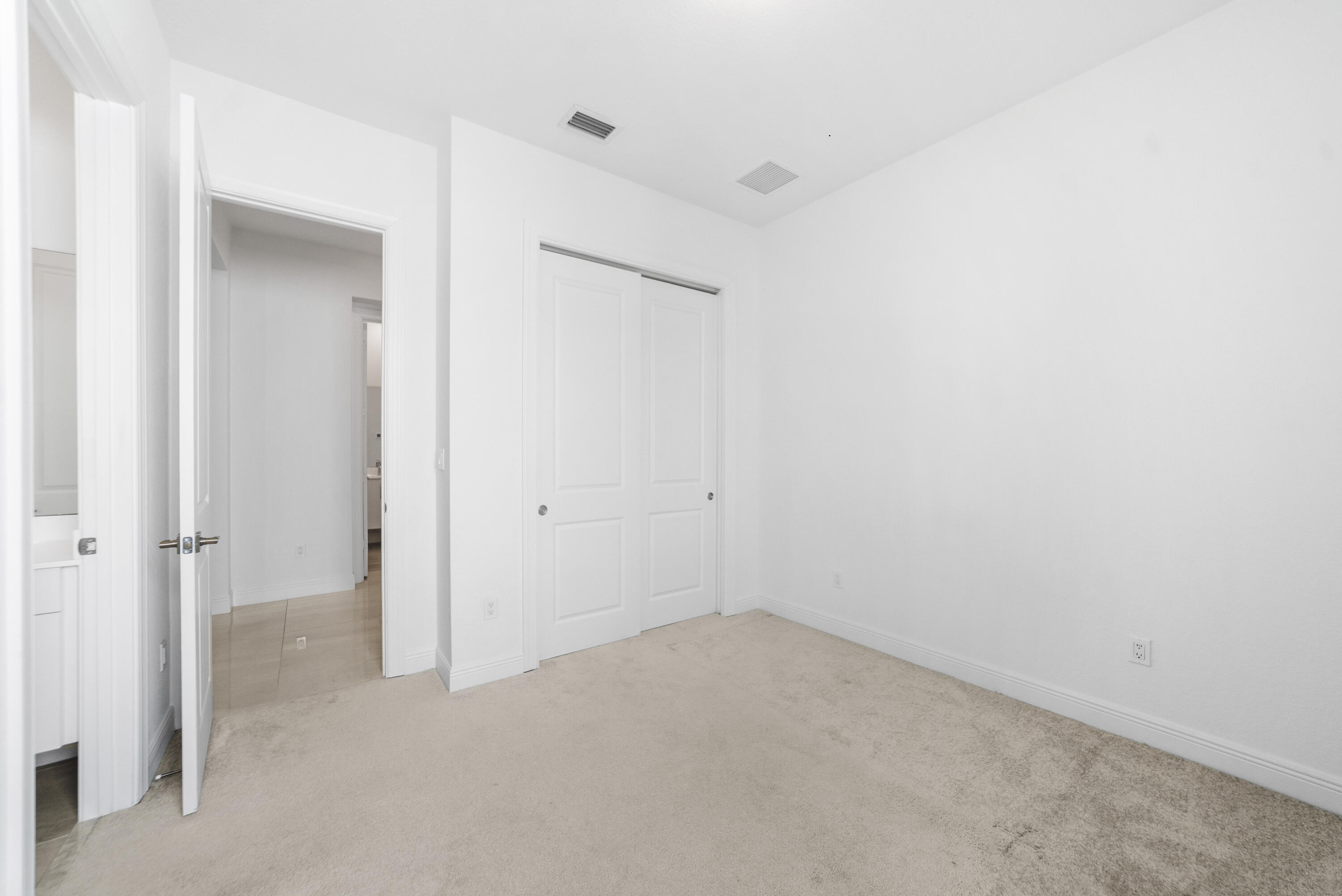 PARKLAND BAY - Residential