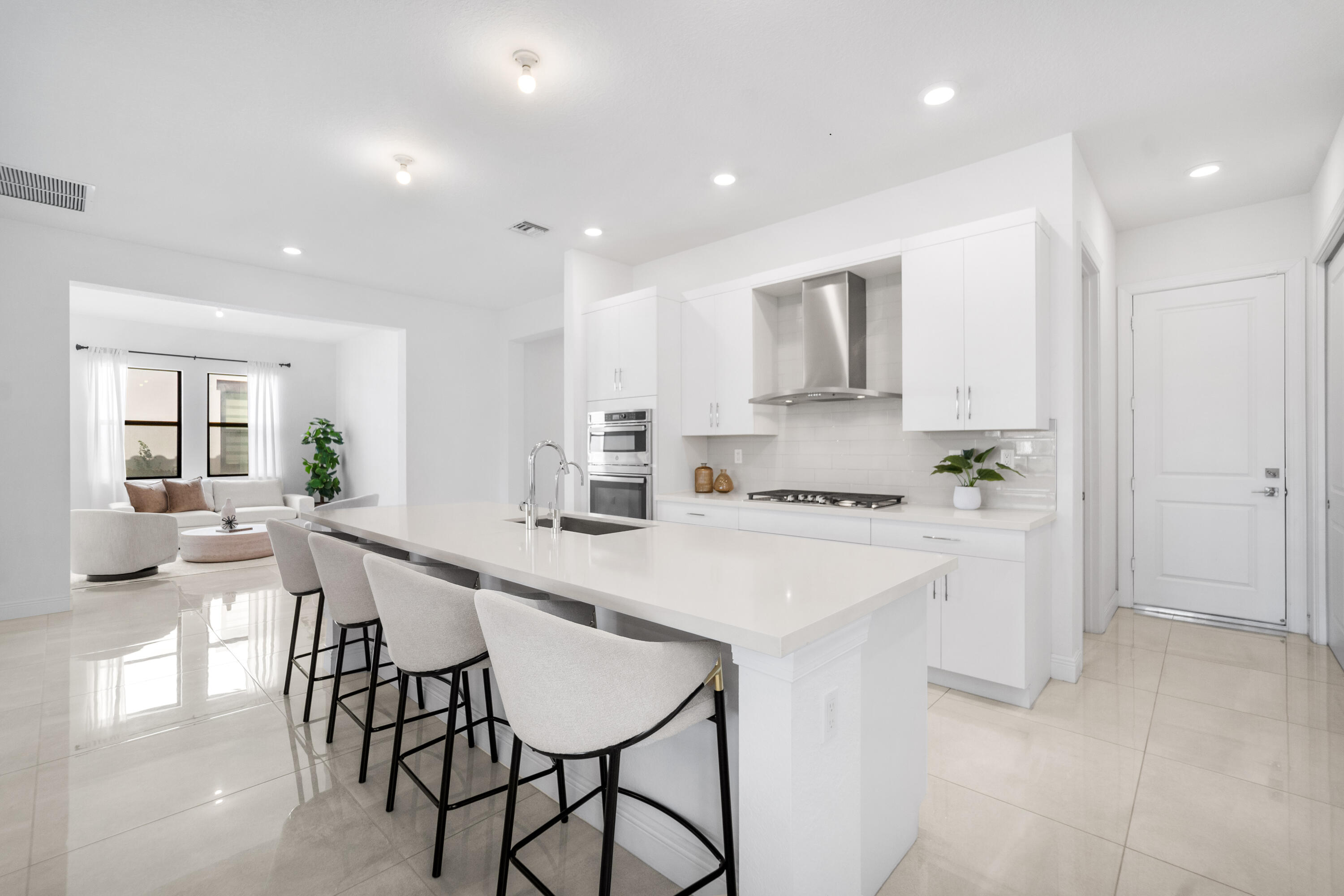 PARKLAND BAY - Residential