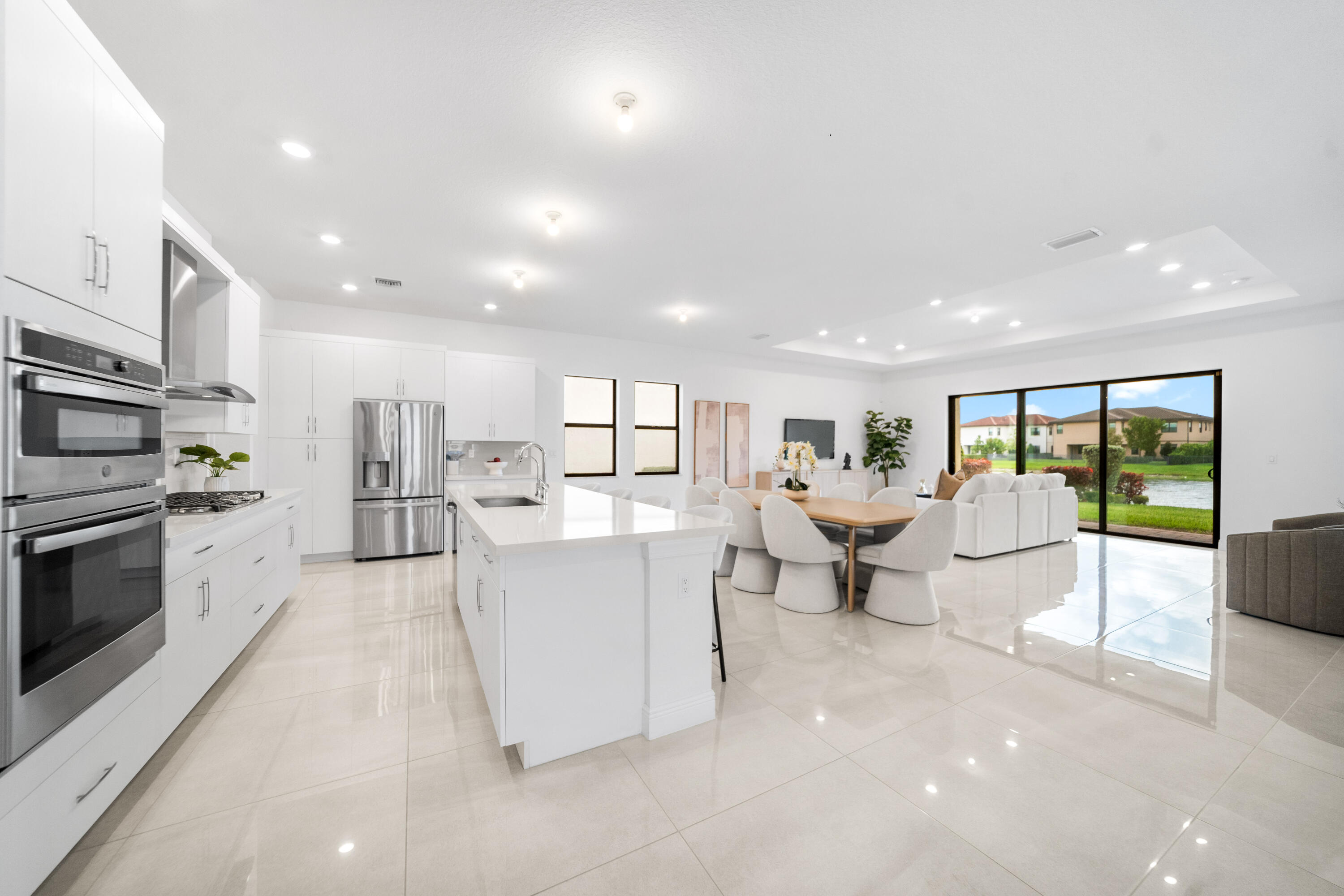 12260 N Baypoint Circle