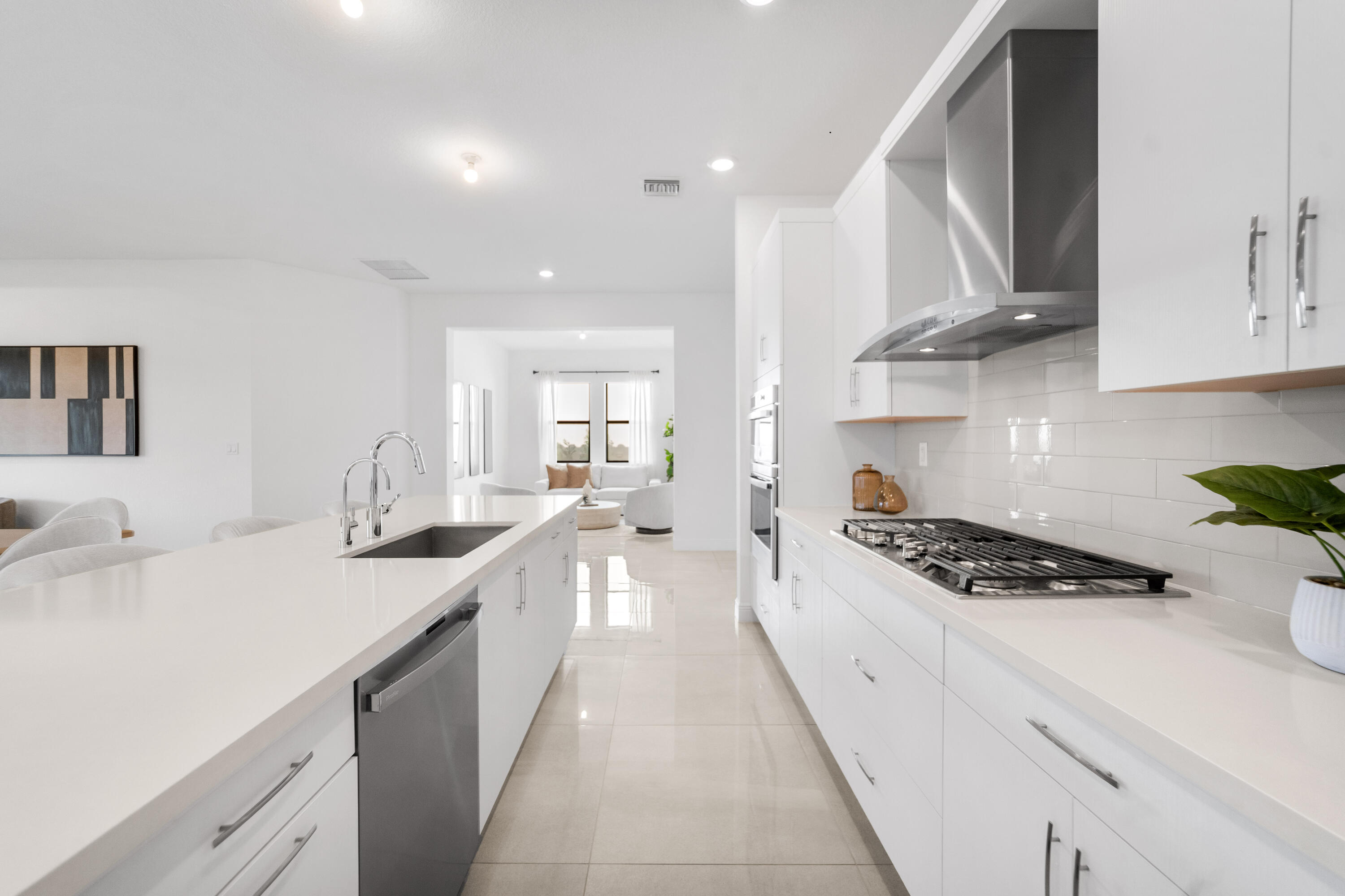 PARKLAND BAY - Residential