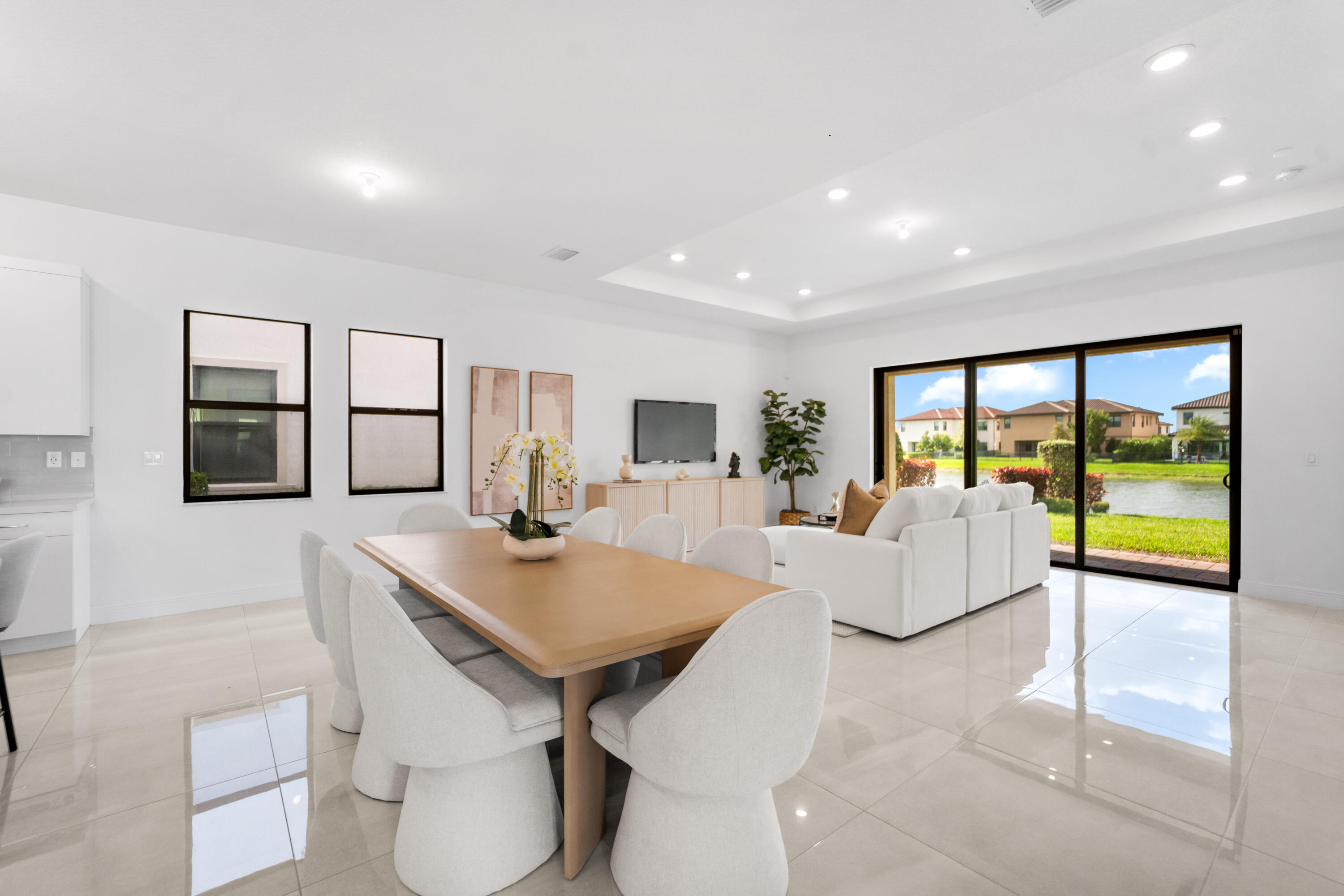 PARKLAND BAY - Residential