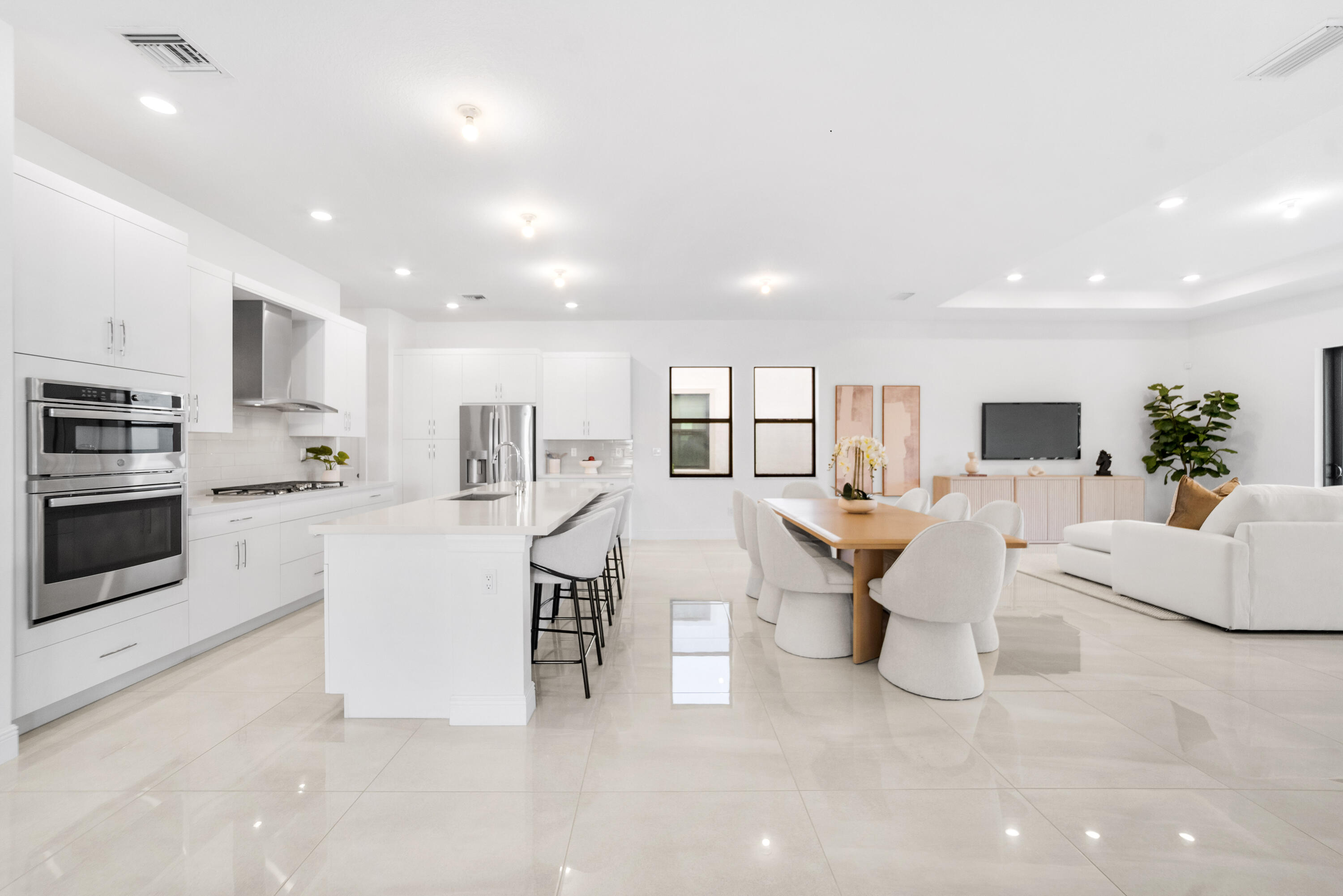 PARKLAND BAY - Residential