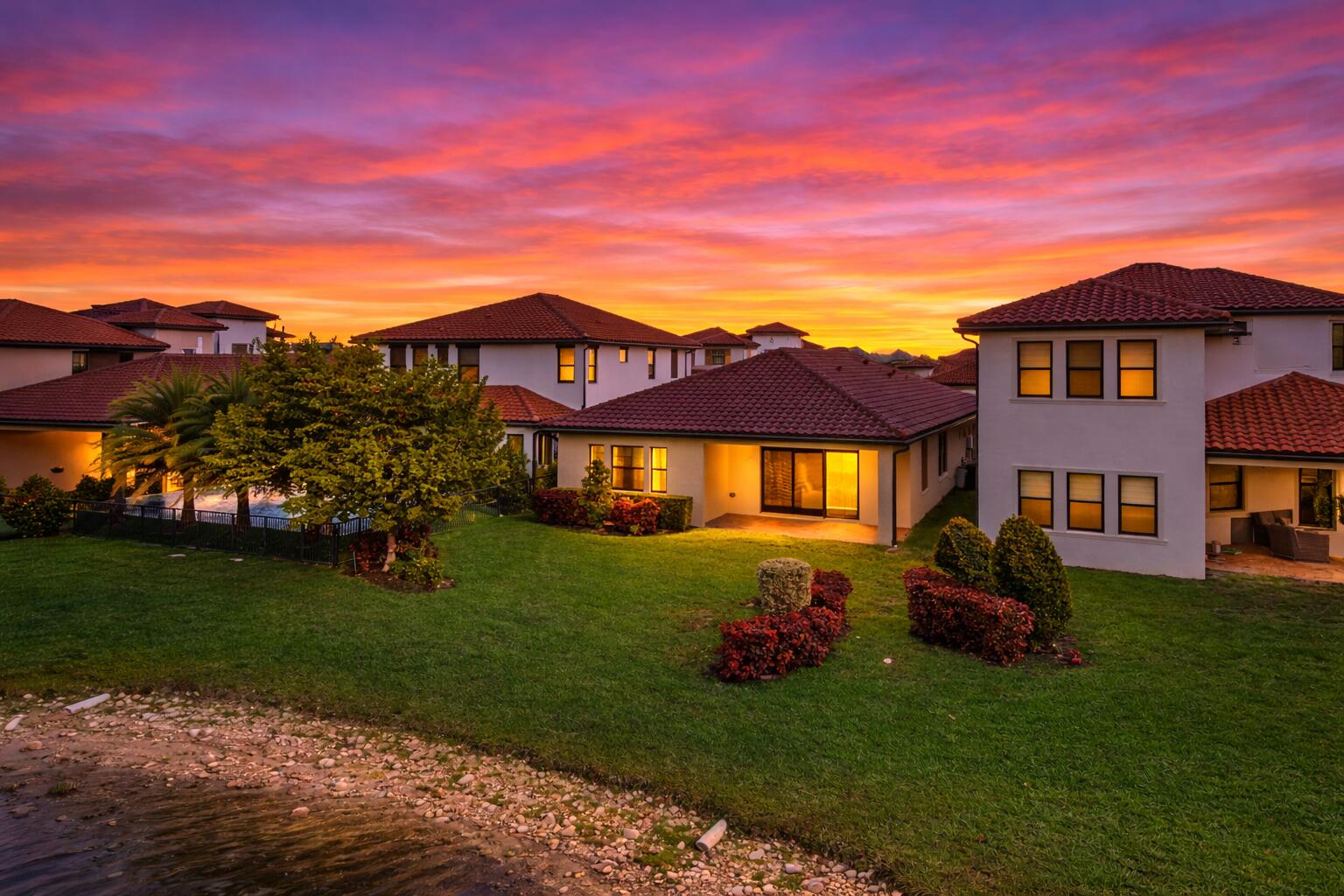 PARKLAND BAY - Residential