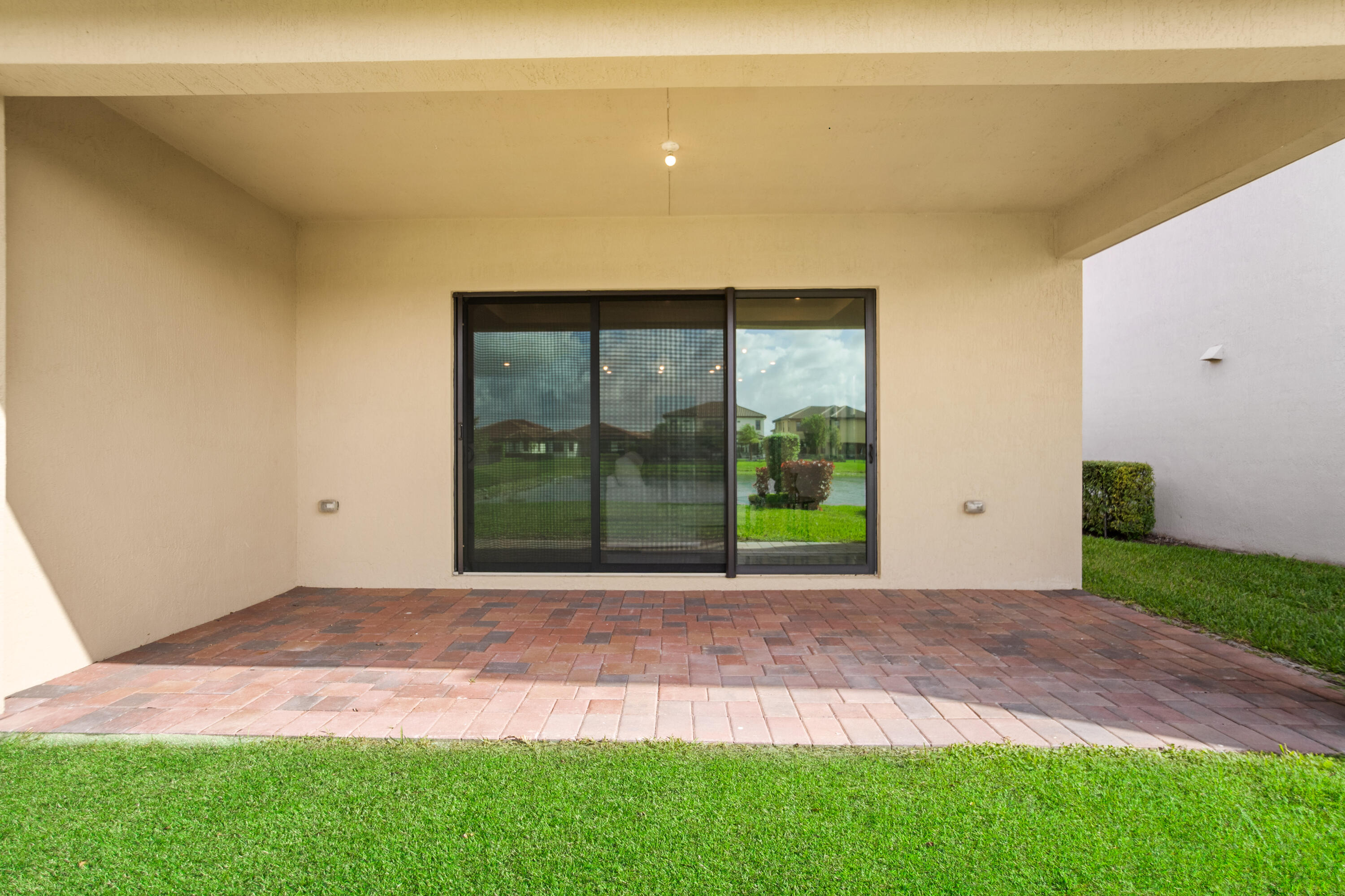 PARKLAND BAY - Residential