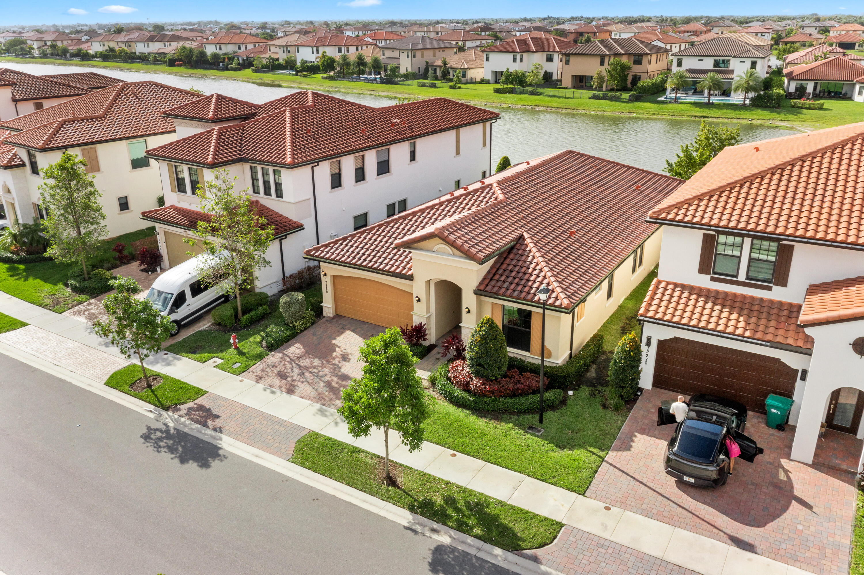 PARKLAND BAY - Residential