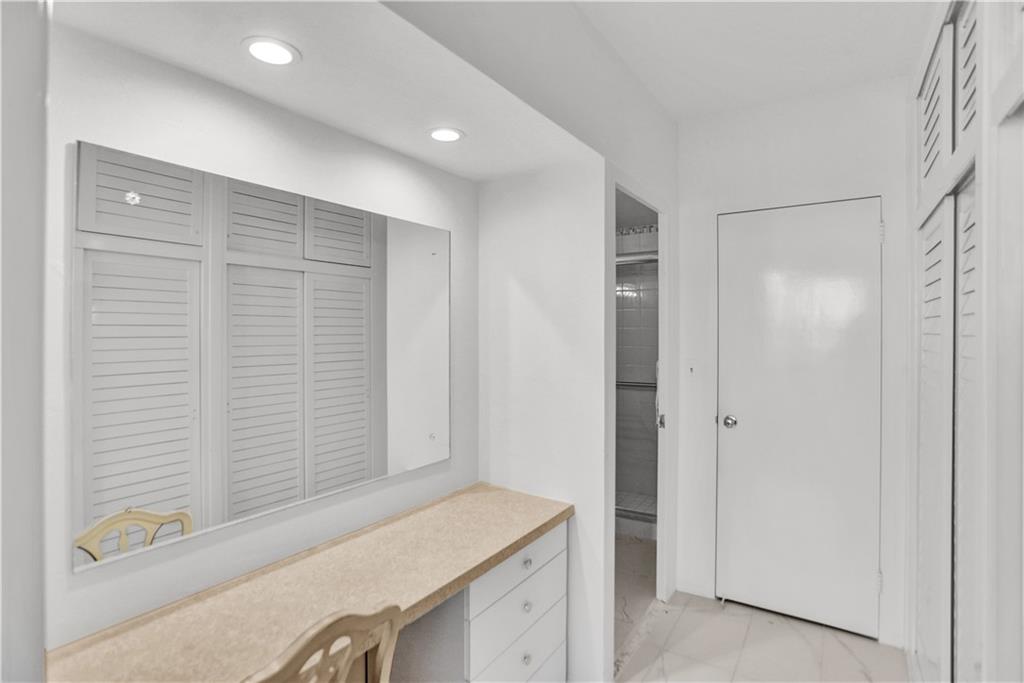 CORAL RIDGE TOWERS NORTH - Residential