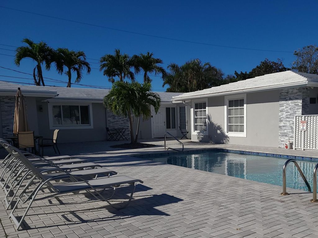 Photo of 5423 NE 22nd Terrace, Fort Lauderdale, FL 33308 (MLS # B26011371)