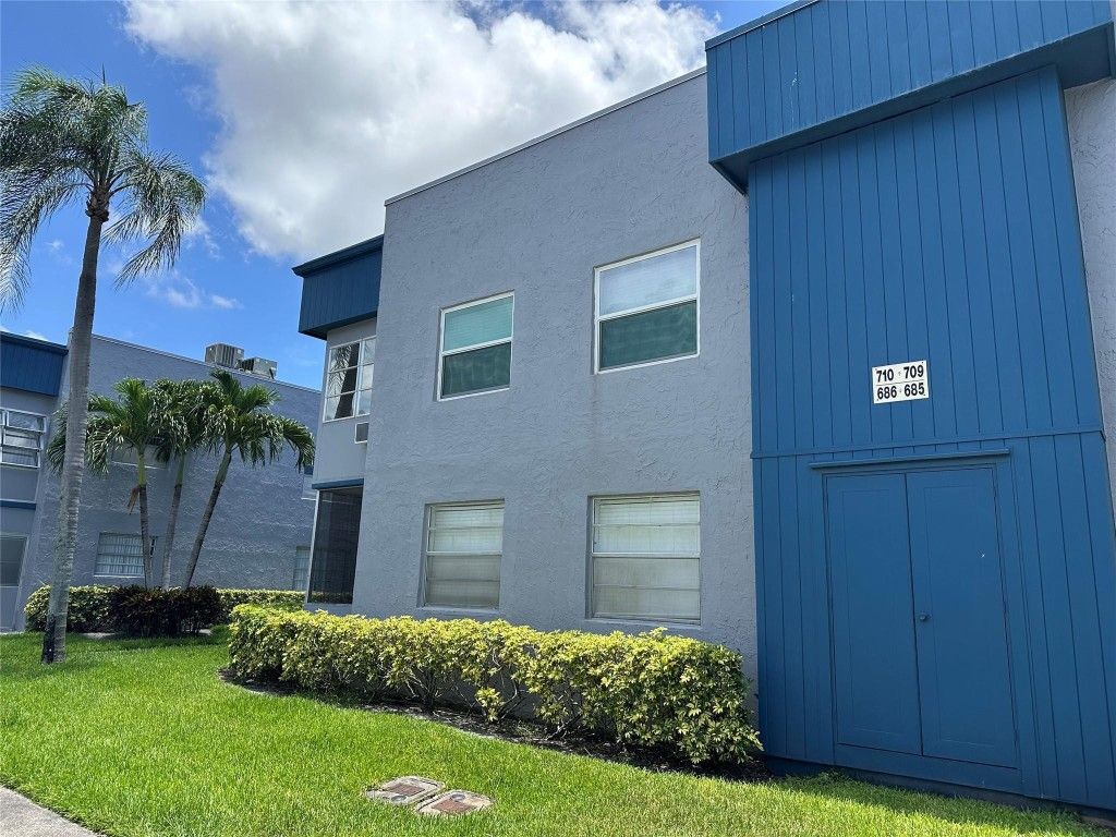 Photo of 710 Flanders O #710, Delray Beach, FL 33484 (MLS # F10509047)