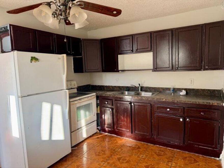 Great investment property, Central location, close to I-95. *Only Cash Buyers