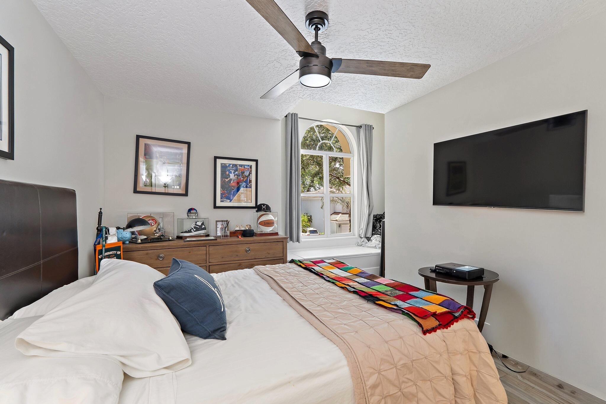 OAK HARBOUR 3 - Residential