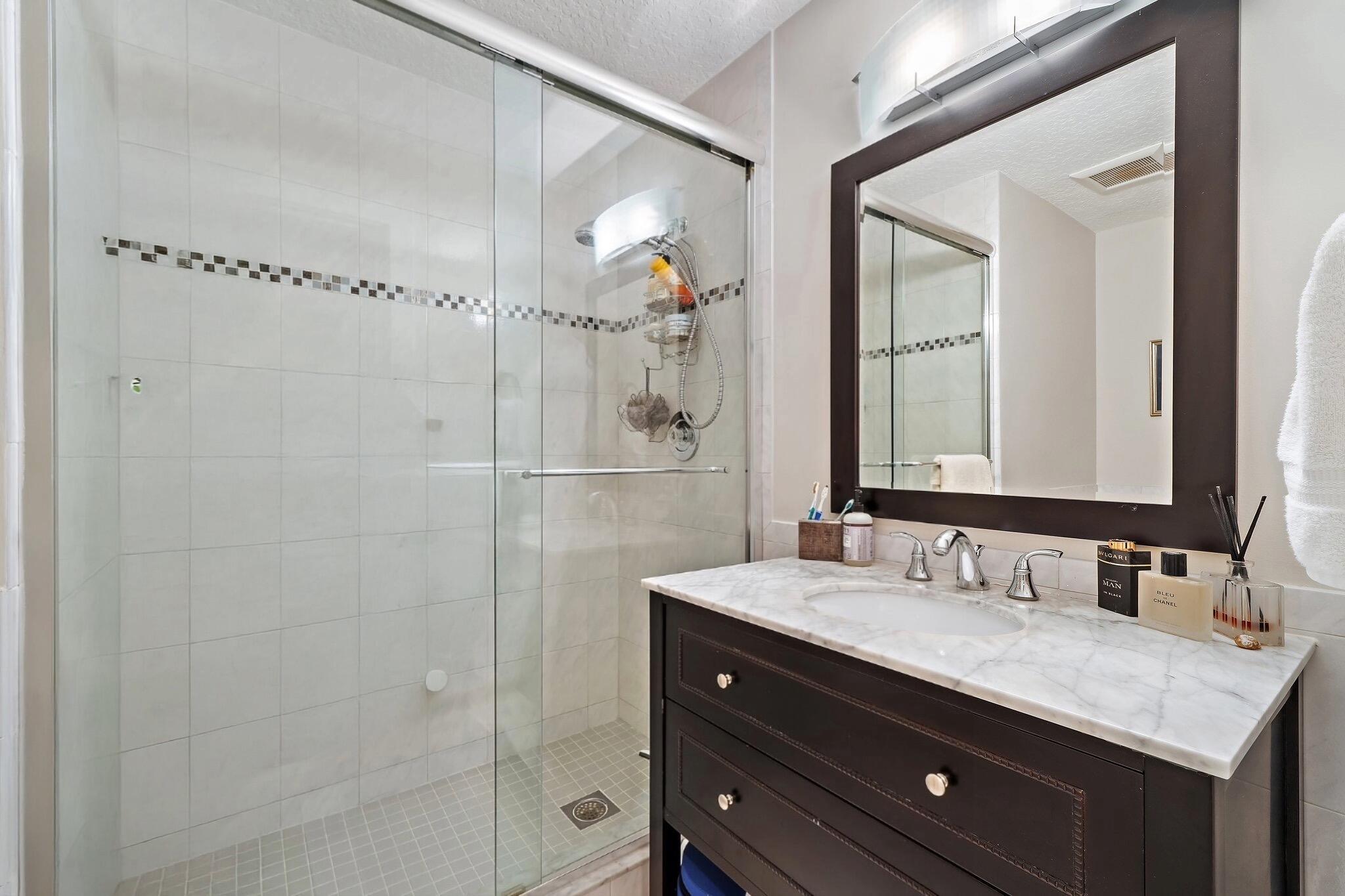 OAK HARBOUR 3 - Residential