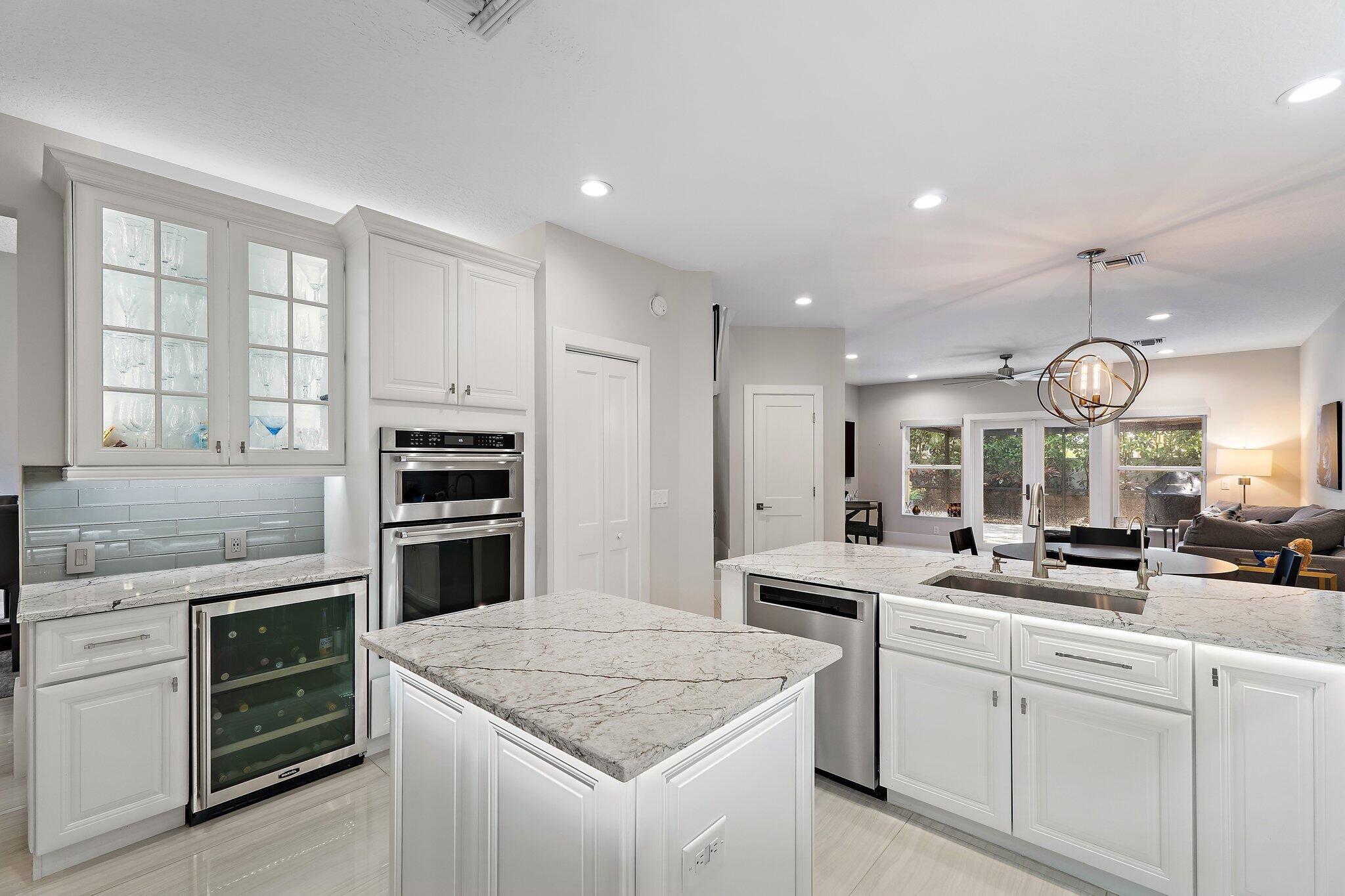 OAK HARBOUR 3 - Residential