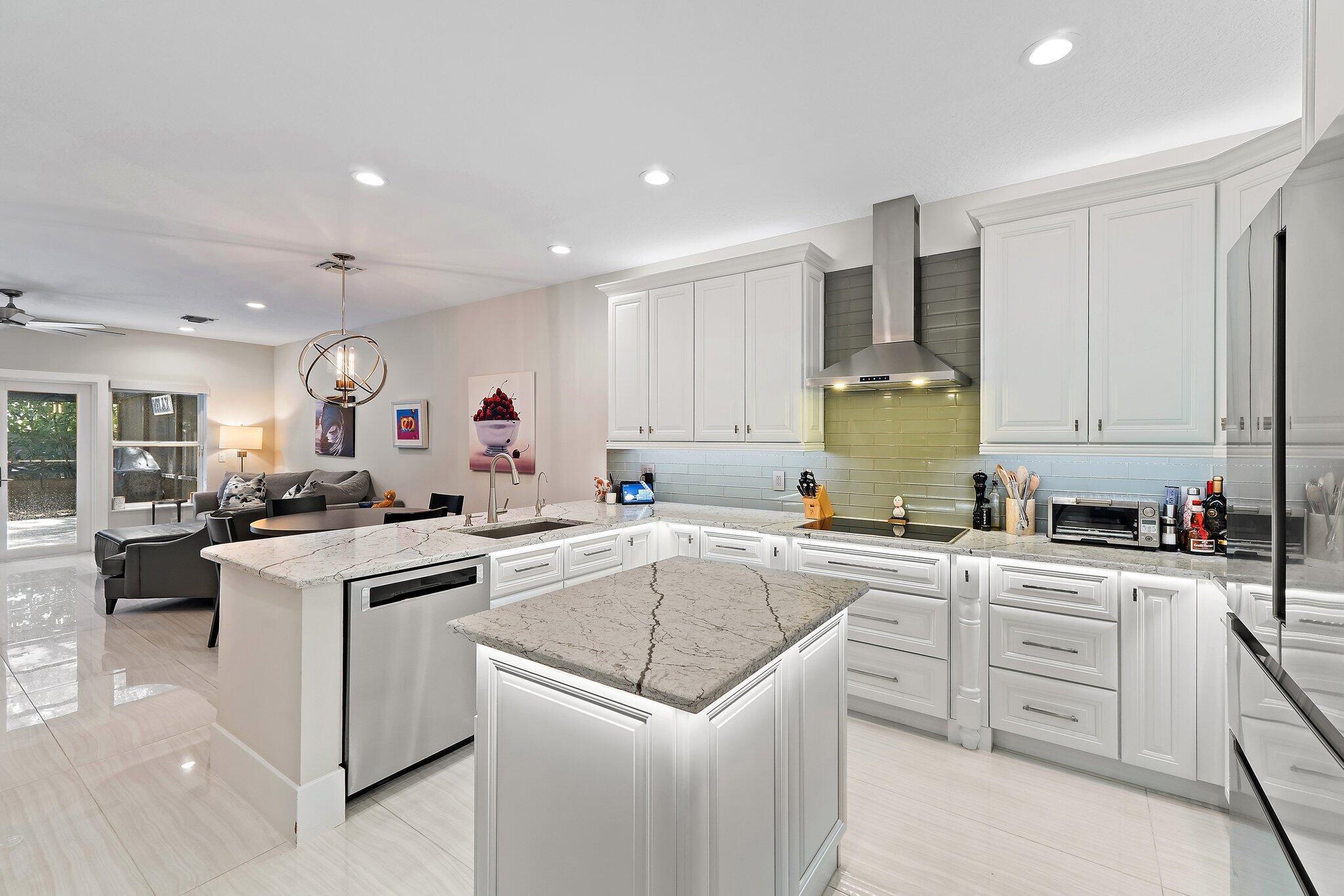 OAK HARBOUR 3 - Residential