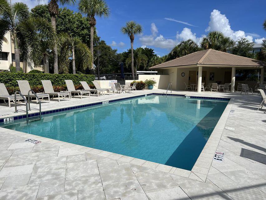 OAK HARBOUR 3 - Residential