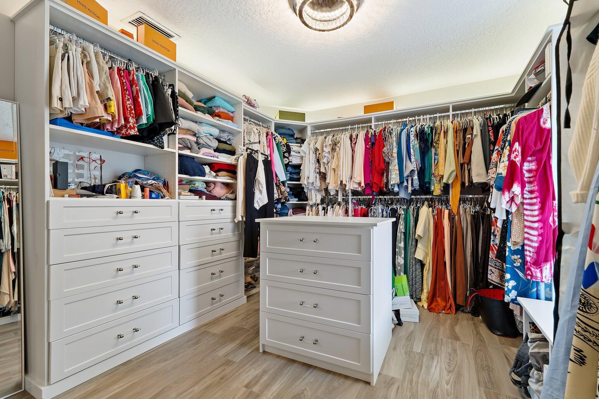 OAK HARBOUR 3 - Residential