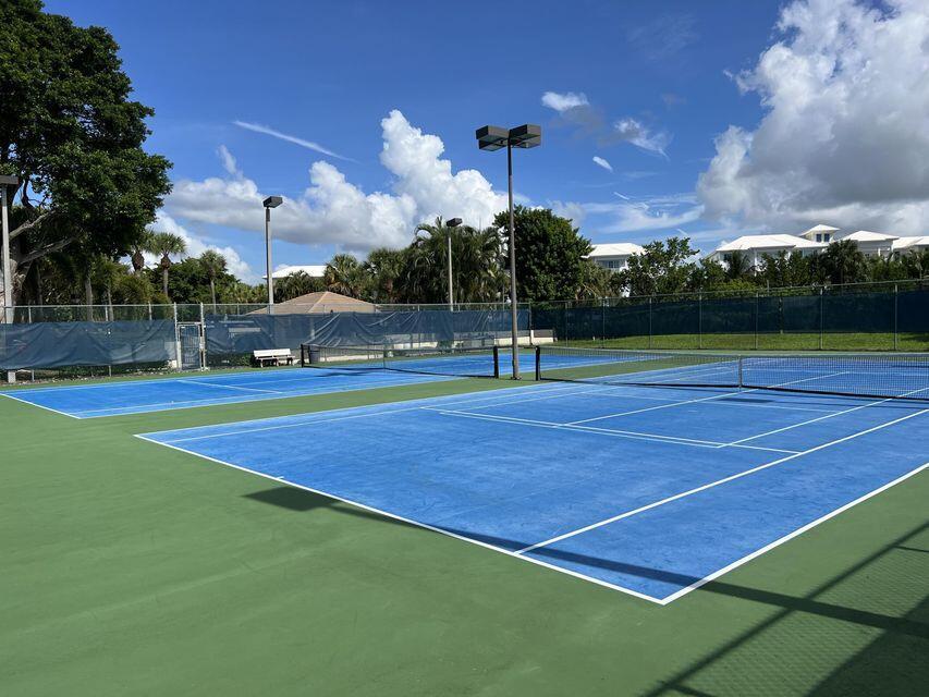 OAK HARBOUR 3 - Residential