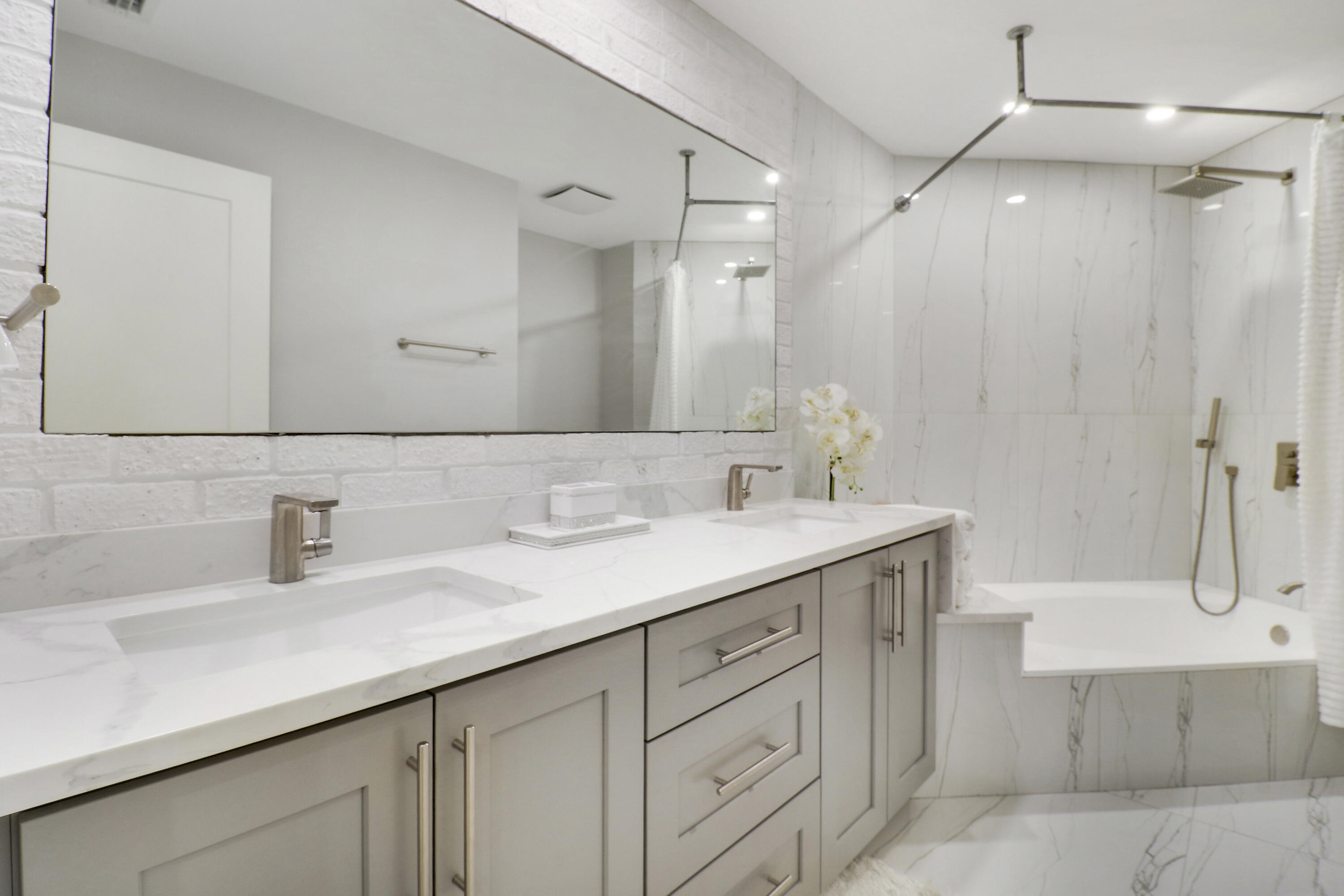 SEA OATS OF JUNO BEACH CONDO - Residential Lease