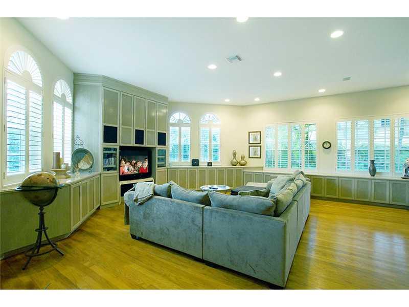 LAS OLAS ISLES - Residential