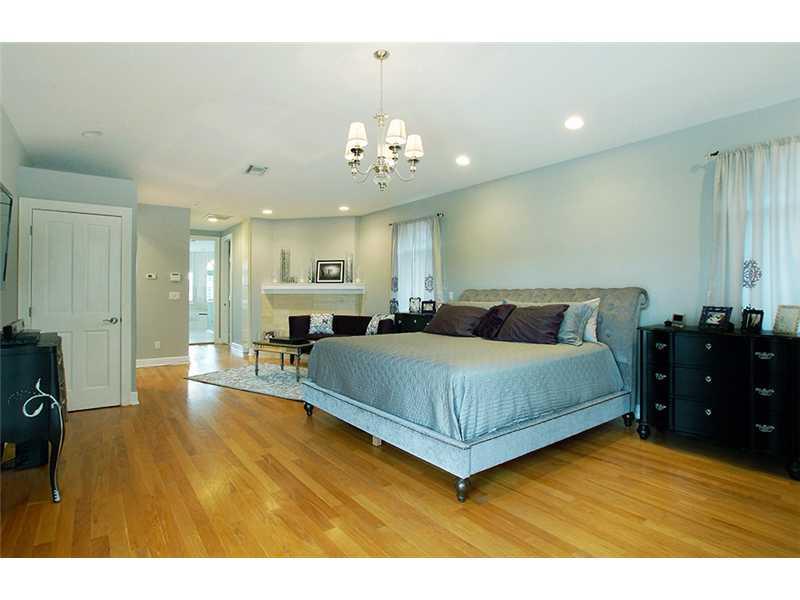 LAS OLAS ISLES - Residential