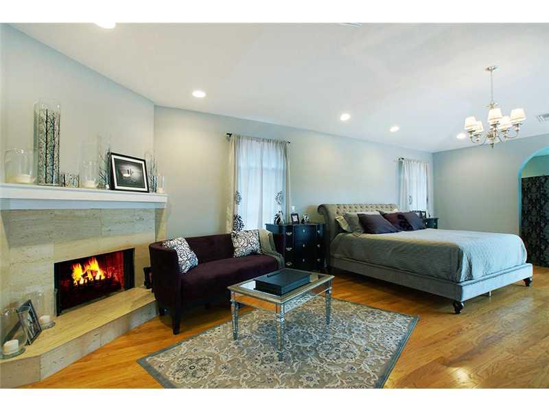 LAS OLAS ISLES - Residential