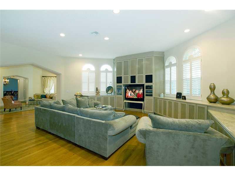 LAS OLAS ISLES - Residential