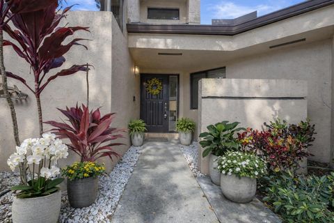 Photo of 124 Chelsea Lane S, Plantation, FL 33324 (MLS # B26004134)