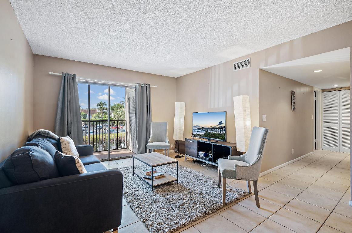 VIKING ARMS CONDO - Residential