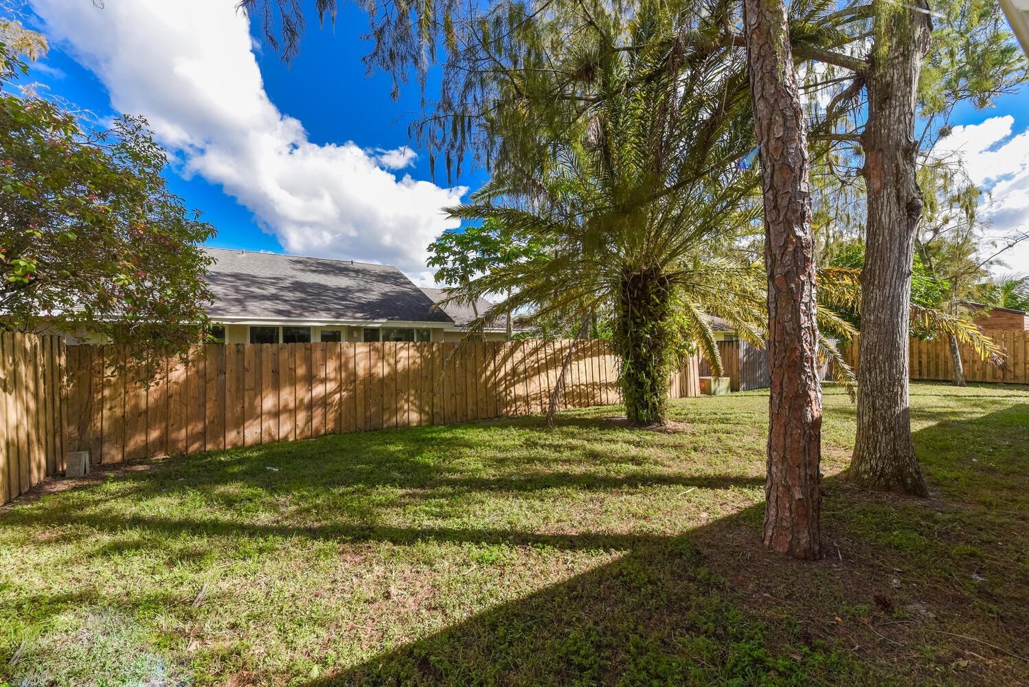 SUGAR POND MANOR OF WELLI - Residential Lease