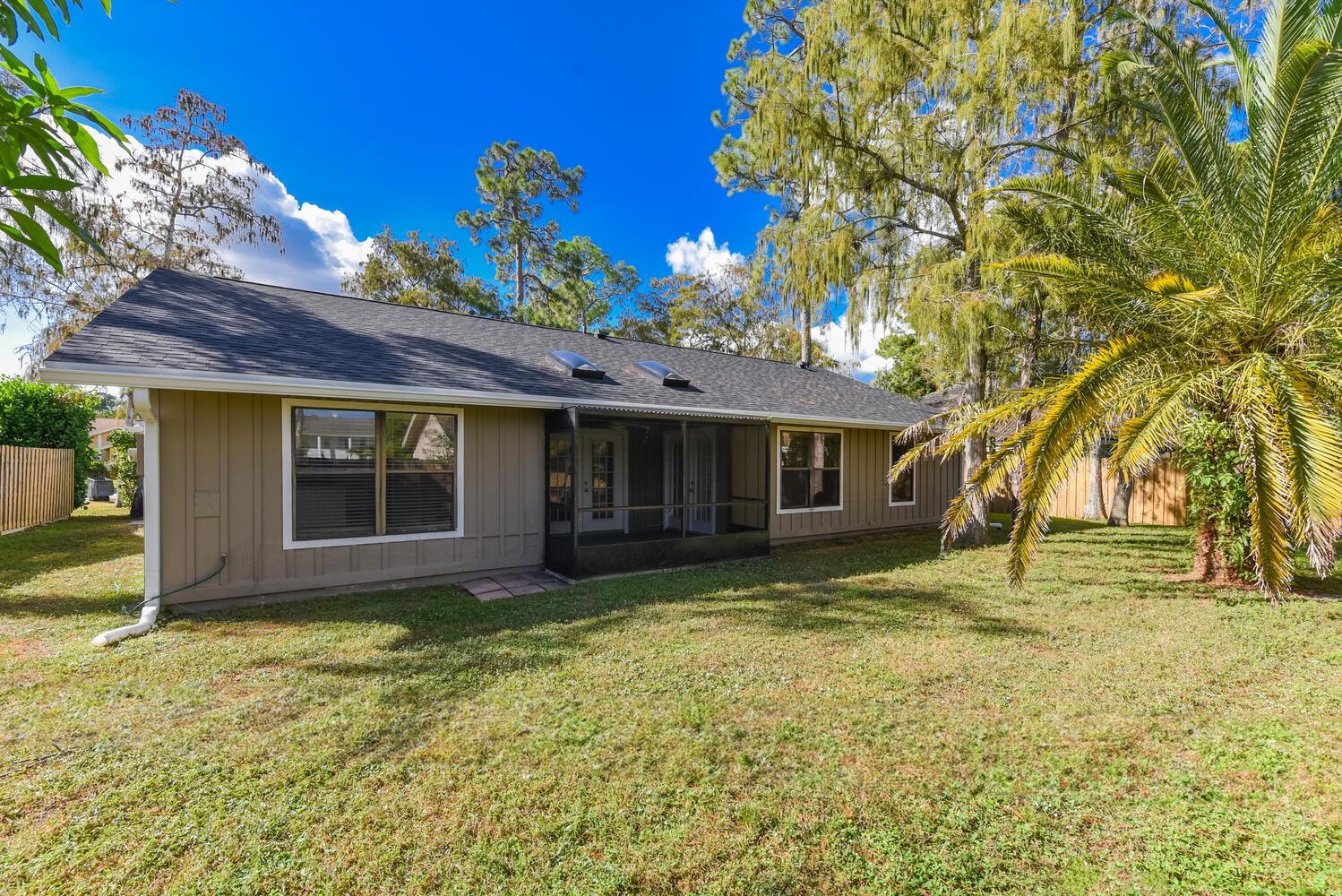 SUGAR POND MANOR OF WELLI - Residential Lease