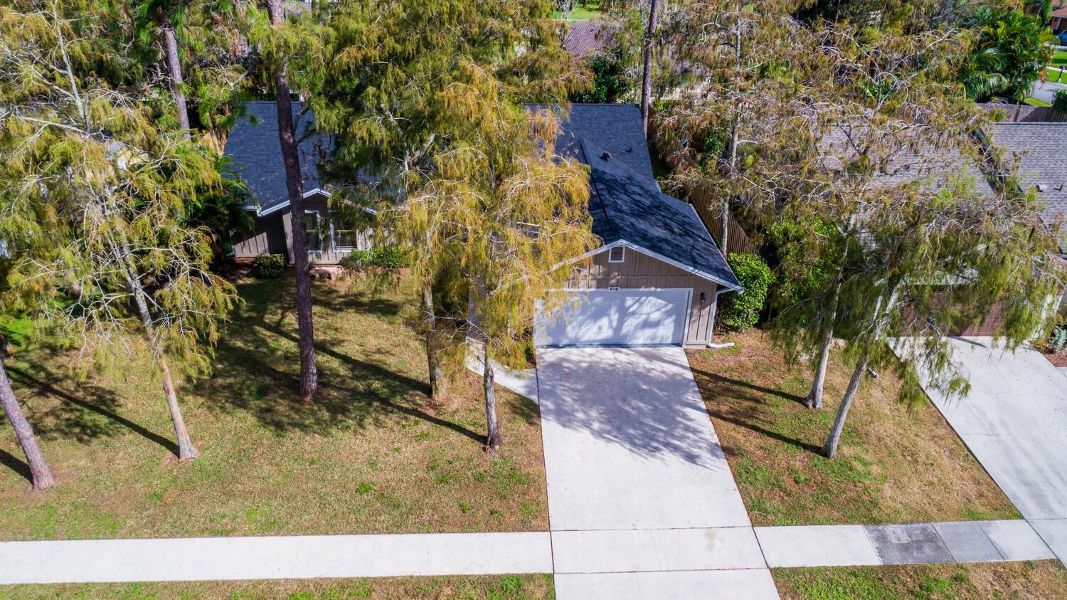 SUGAR POND MANOR OF WELLI - Residential Lease