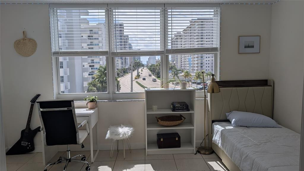 OXFORD TOWERS CONDO - Residential