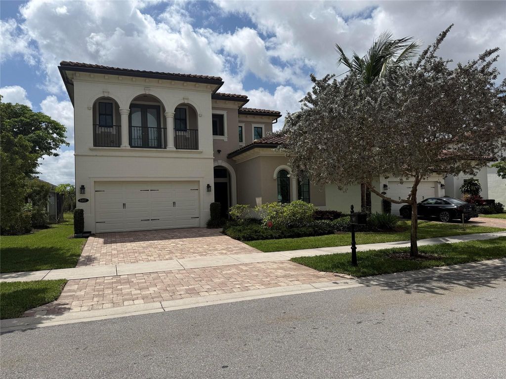 Photo of 8467 Grand Prix Lane, Boynton Beach, FL 33472 (MLS # F10507665)