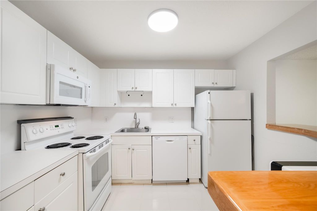 Photo of 770 SE 2nd Avenue #201F, Deerfield Beach, FL 33441 (MLS # F10555362)