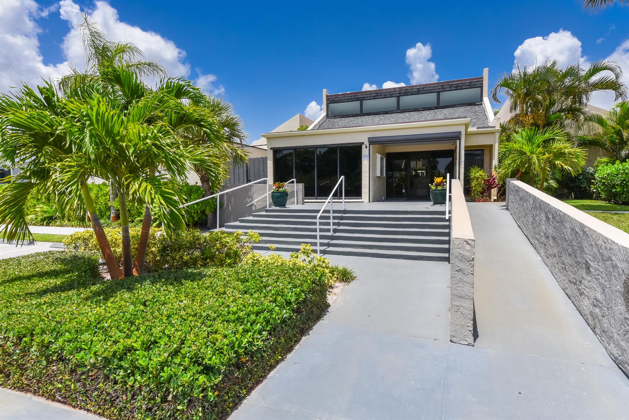 SEA LOFTERS CONDO - Residential