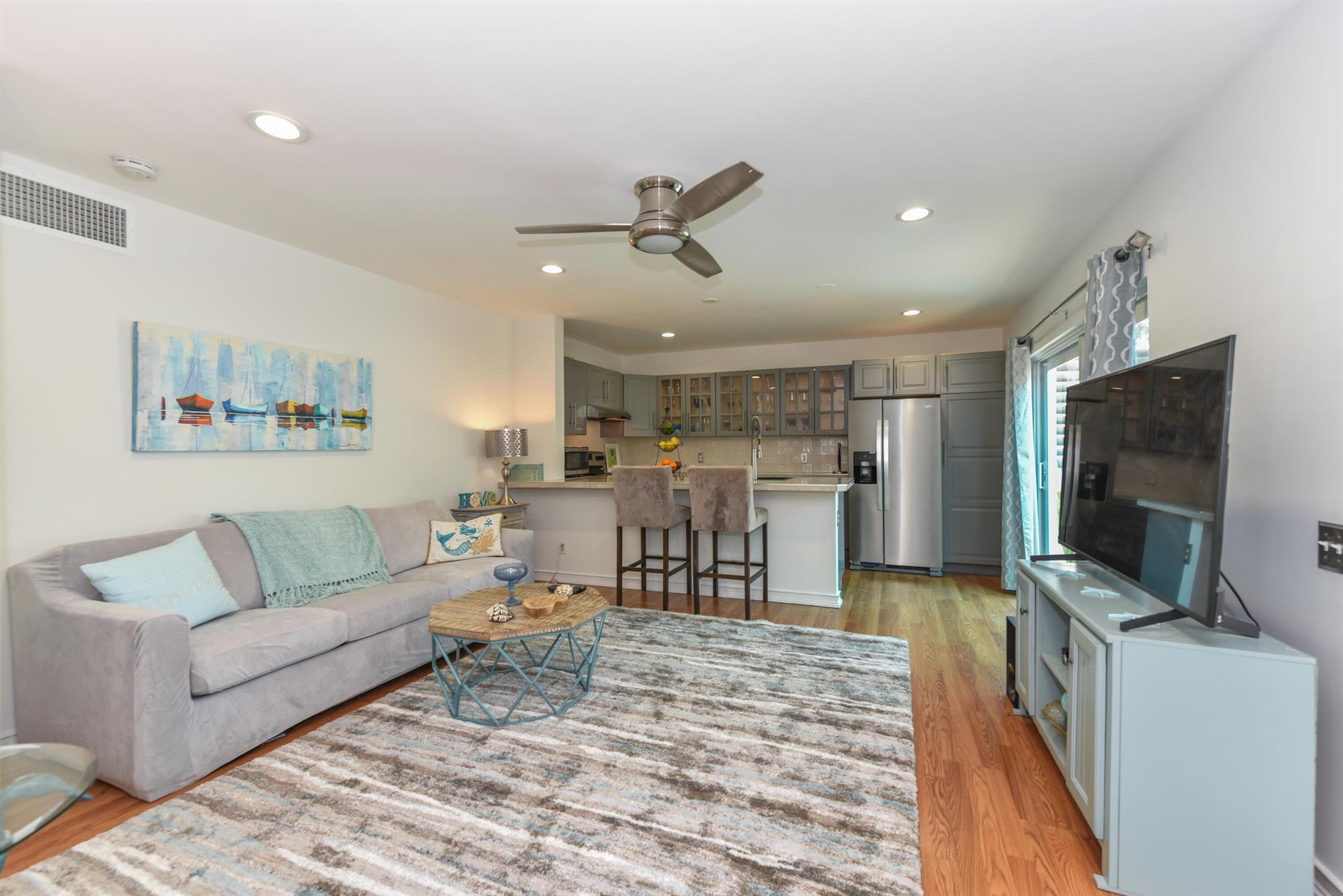 SEA LOFTERS CONDO - Residential